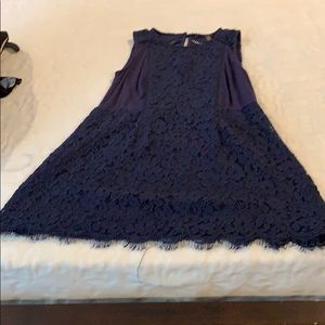 A Pea In The Pod Navy blue lace shirt